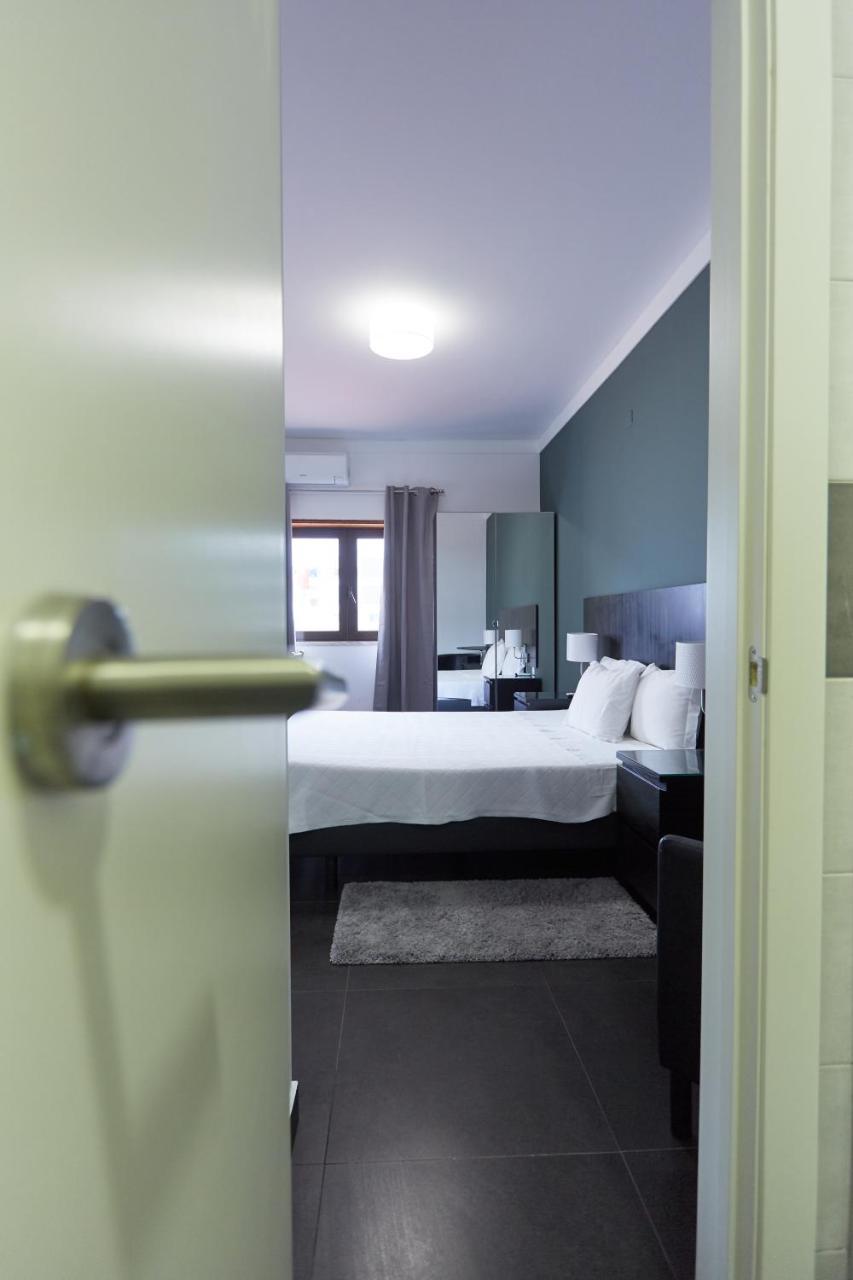 Residencial Principe Guest House Barreiro  Esterno foto