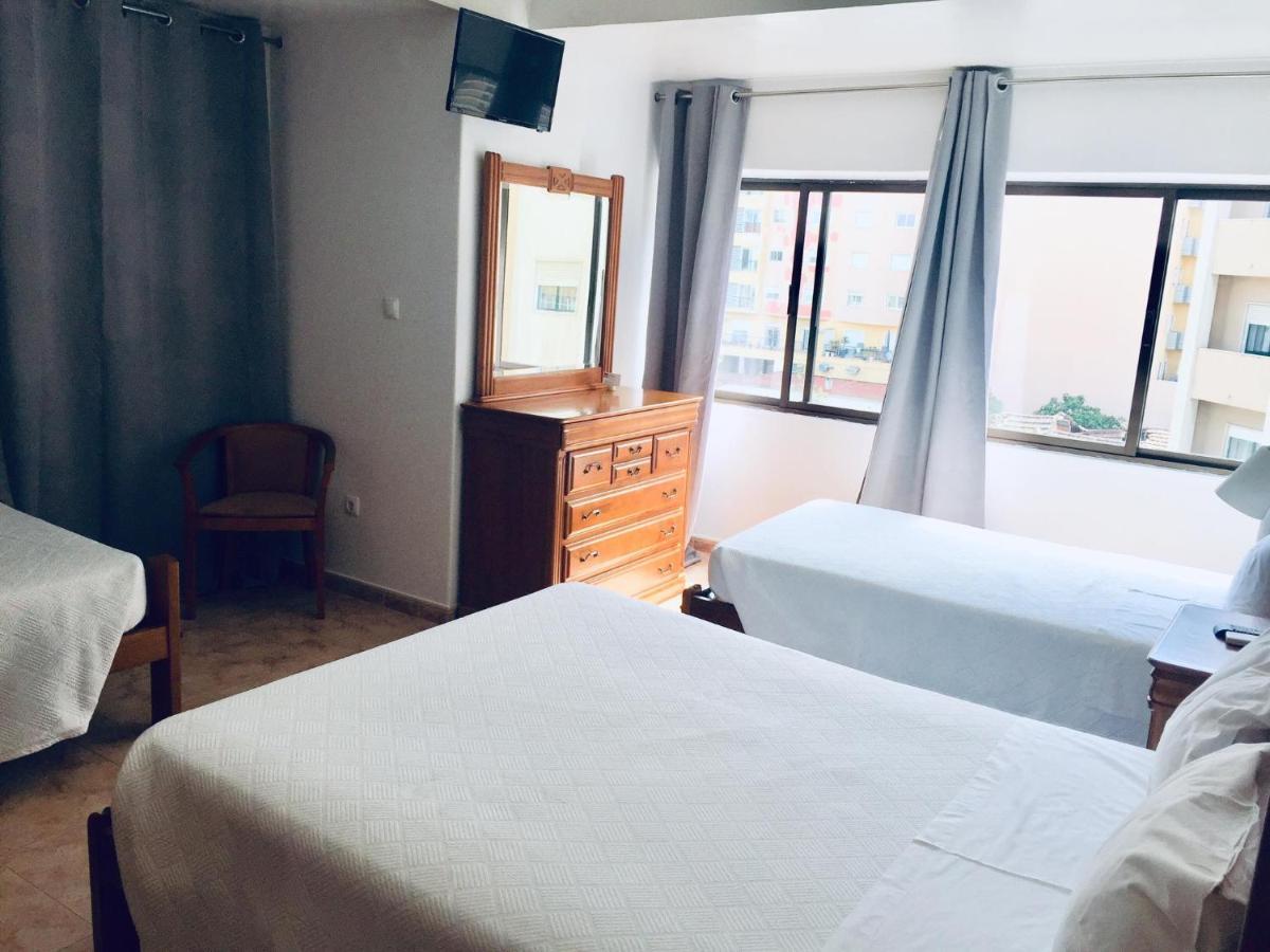 Residencial Principe Guest House Barreiro  Esterno foto